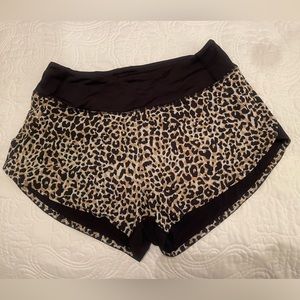 Outdoor Voices Hudson 2.5” Leopard Shorts